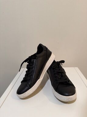 Clarks Women's Craft Cup Walk Black Leather Sneaker Shoe size 8.5